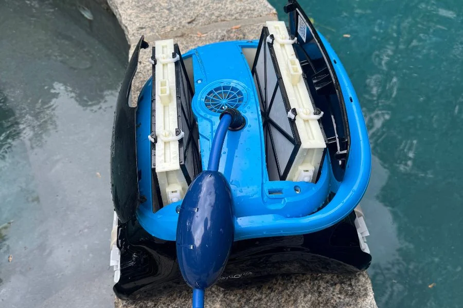 The Dolphin Nautilus CC Plus filters