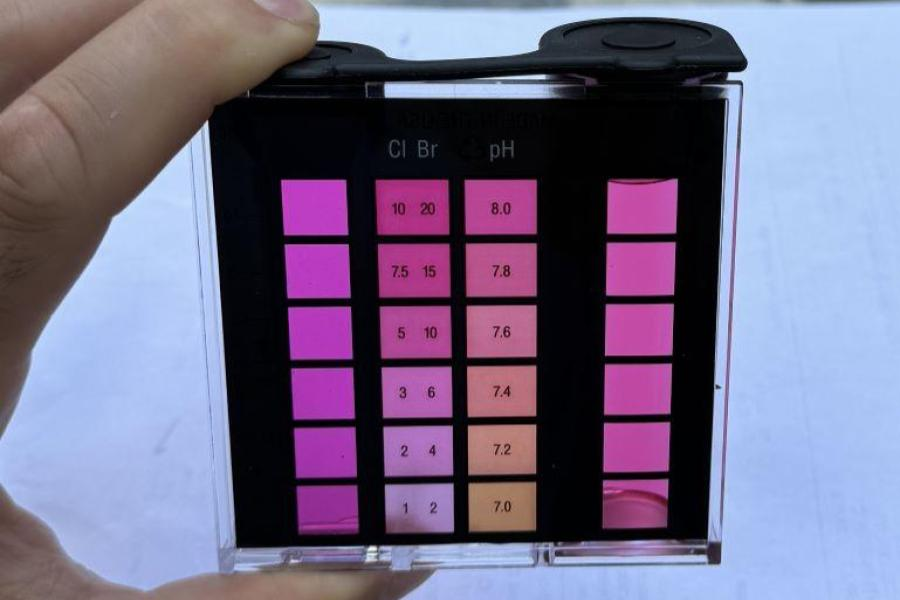 TAylor K-2005 chlorine & pH testing