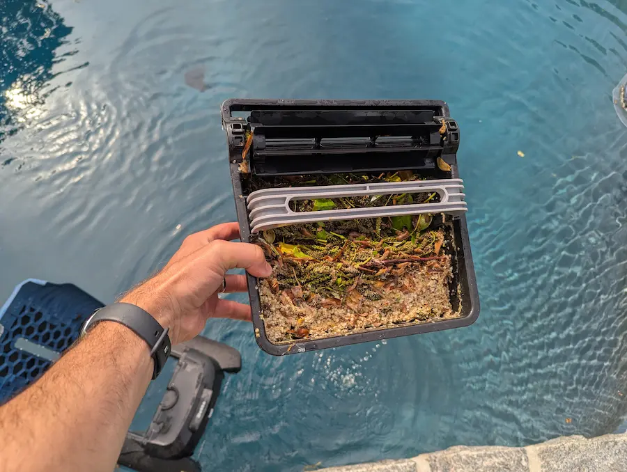 Betta Flex with debris in the basket